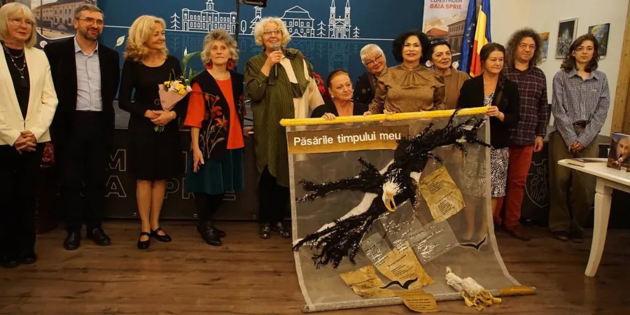 Asociația Culturală „Dinastia Artelor” și-a început povestea dintr-o carte ale cărei versuri au prins aripi dincolo de pagini