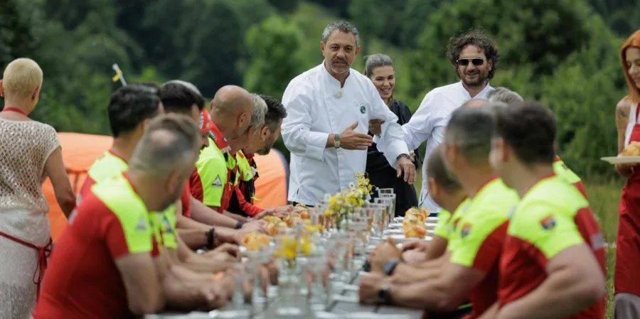 Concurenții MasterChef gătesc în Maramureș pentru oamenii care își riscă viața ca să-i salveze pe alții