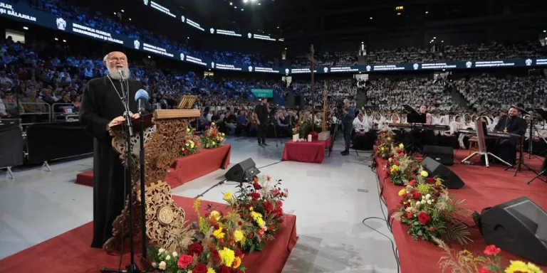 Episcopul Iustin al Maramureșului și Sătmarului, alături de peste 7.000 de copii și tineri la „Cântările Cerului” din Cluj-Napoca