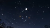 Luna și două stele roșiatice vor desena în această noapte un triunghi luminos, amintind de vechi povești despre iubire și dor.