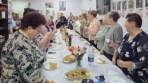 Seniorii din Sighetu Marmației au fost sărbătoriți cu muzică și voie bună