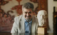 Theodor Paleologu vine la Baia Mare pentru o întâlnire cu o temă provocatoare: „Ce ne facem cu atâția proști?”