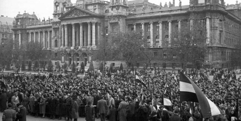 Astăzi se împlinesc 70 de ani de la Revoluția maghiară din 1956