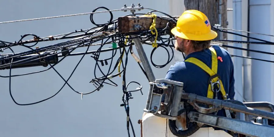 Patru ore fără energie electrică pe mai multe străzi din Sighetu Marmației