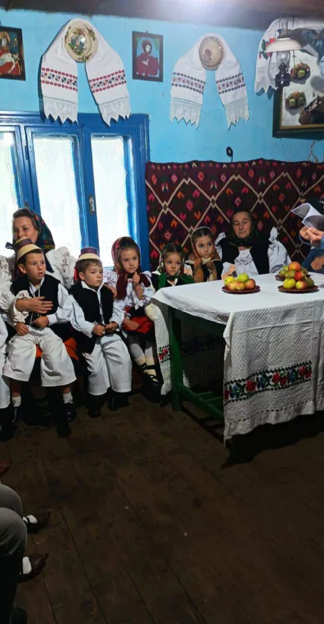 „Învață și du mai departe”: Simpozion dedicat copiilor la casa lu’ Victoru’ Știrbuțului din Călinești