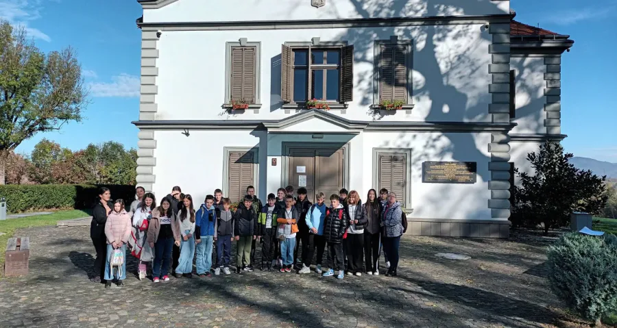 PoeTree – o lecție de istorie, literatură și natură la Castelul Teleki din Coltău