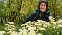 Ioana Boroica, bătrâna din Poienile Izei cu o căsuță ca un muzeu, a murit la 103 ani