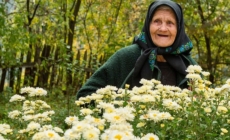 Ioana Boroica, bătrâna din Poienile Izei cu o căsuță ca un muzeu, a murit la 103 ani