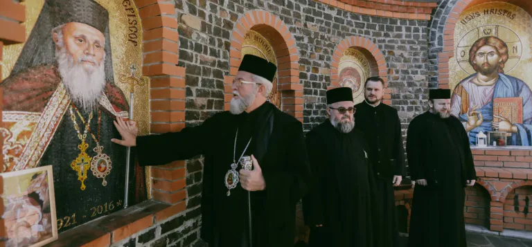 Pr. Adrian Dobreanu: Înaltpreasfințitul Părinte Iustinian – 10 ani de vrednică amintire în neuitată veșnicie