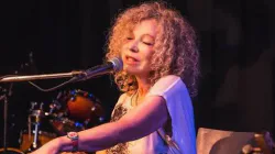 Artista canadiană Lenka Lichtenberg, în concert la Sighetu Marmației